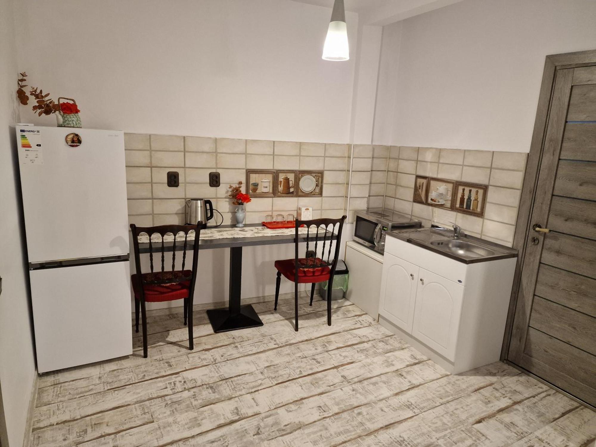 בראשוב Ullysses Guest House מראה חיצוני תמונה