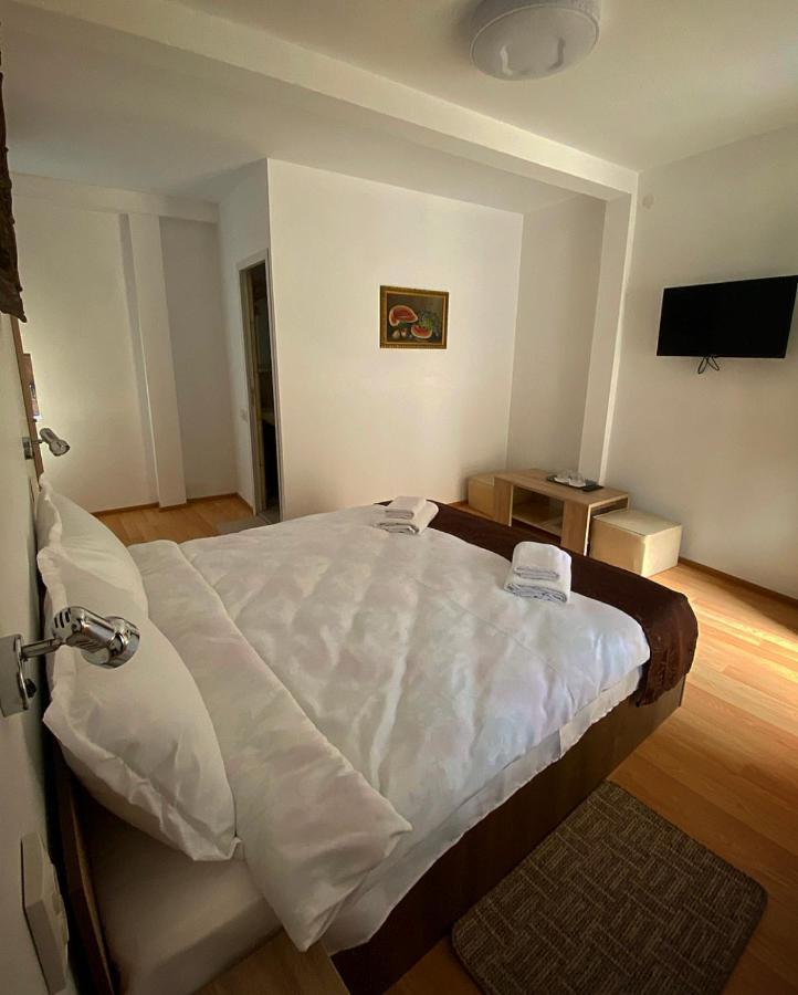 בראשוב Ullysses Guest House מראה חיצוני תמונה