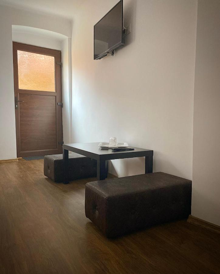 בראשוב Ullysses Guest House מראה חיצוני תמונה
